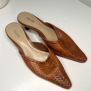 90’s vintage woven genuine leather pointy toed kitten heel mules. Size 8.